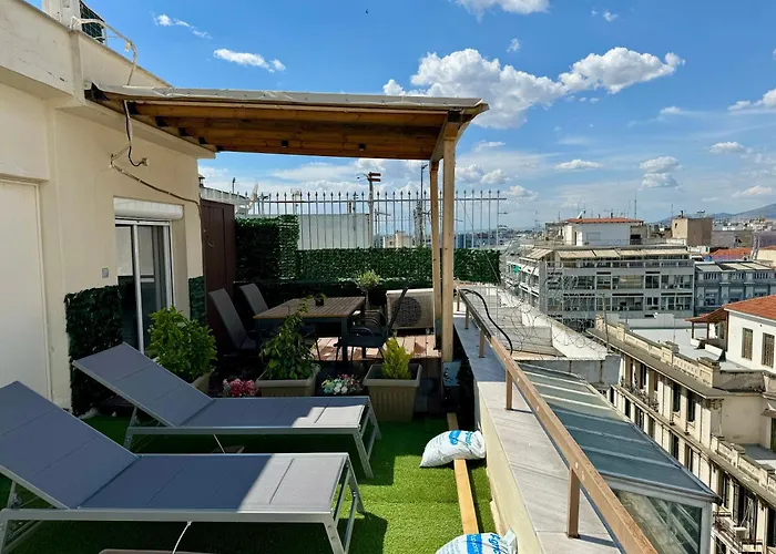 Rooftop Mini Suite-Roof Deck-Sunbeds-City View